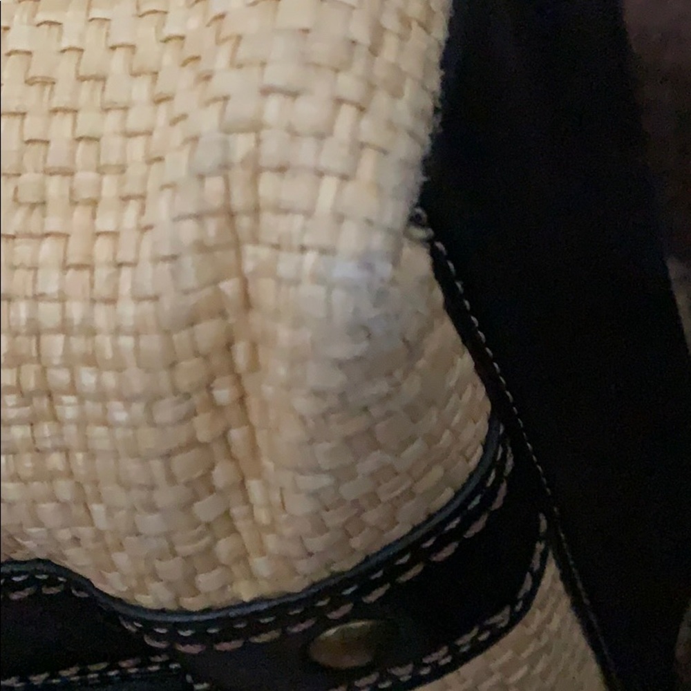 ‼️SALE‼️ Basket / Leather Coach Purse with Dust Cover - Picture 7 of 7
